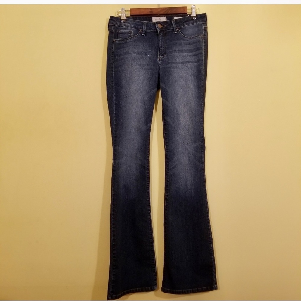 Jessica Simpson Jeans: Size 29. Inseam 34